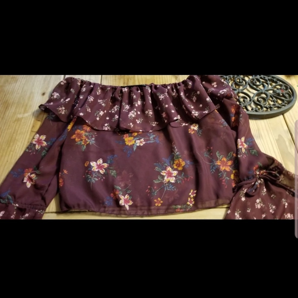 Nwt Polly & esther off shoulder blouse